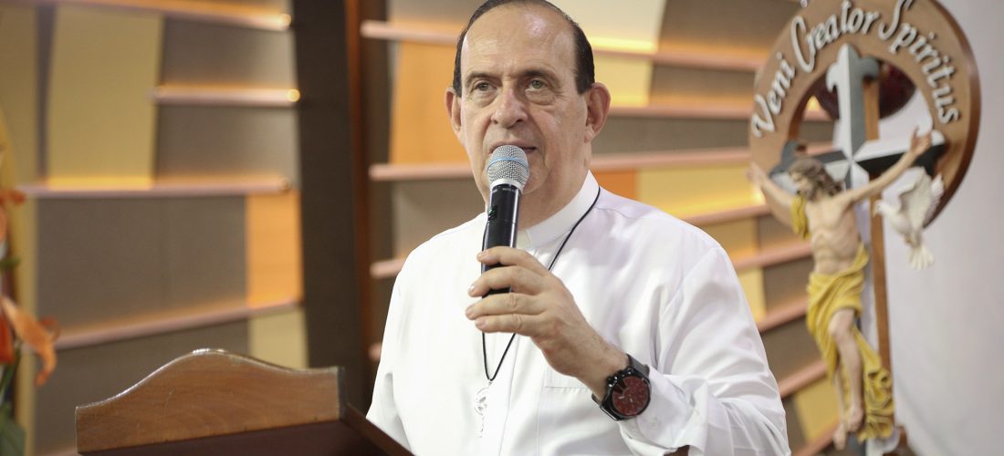 PADRE JOSE EUGENIO HOYOS 2